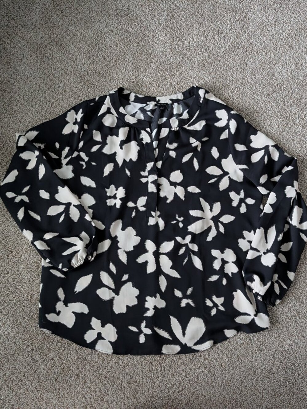 EUC Ann Taylor Black/Cream Blouse, XLT (XL Tall)